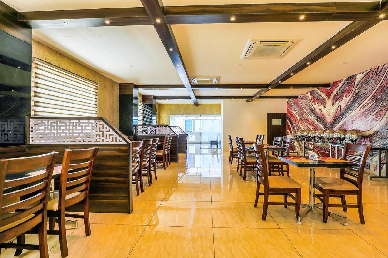 Kvr Capitol Suites Vijayawada Luaran gambar