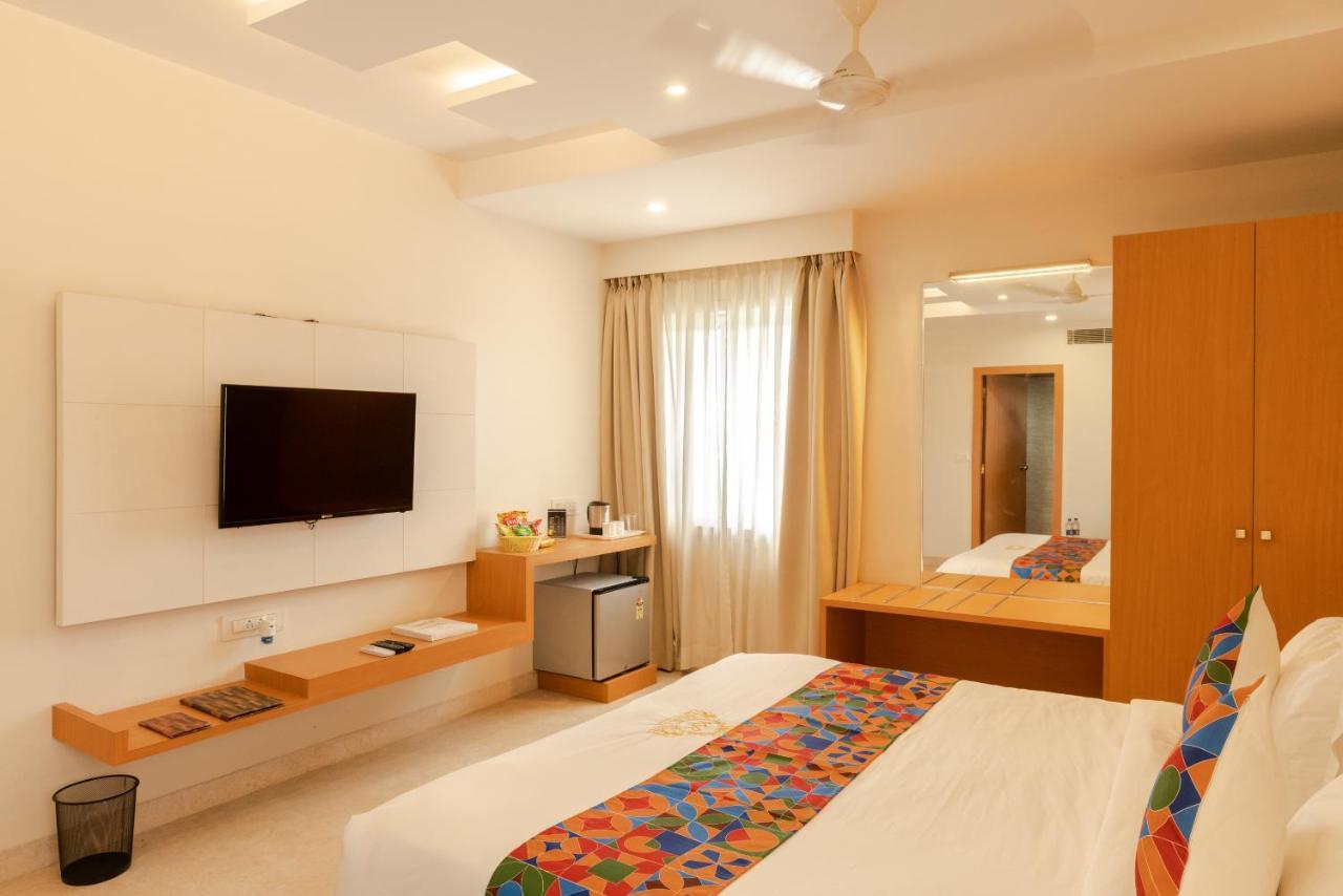 Kvr Capitol Suites Vijayawada Luaran gambar