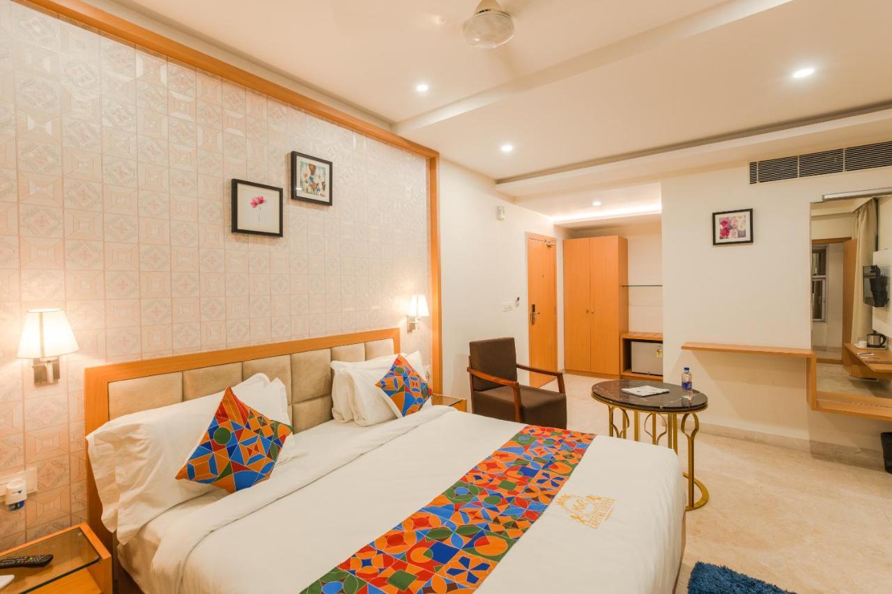 Kvr Capitol Suites Vijayawada Luaran gambar