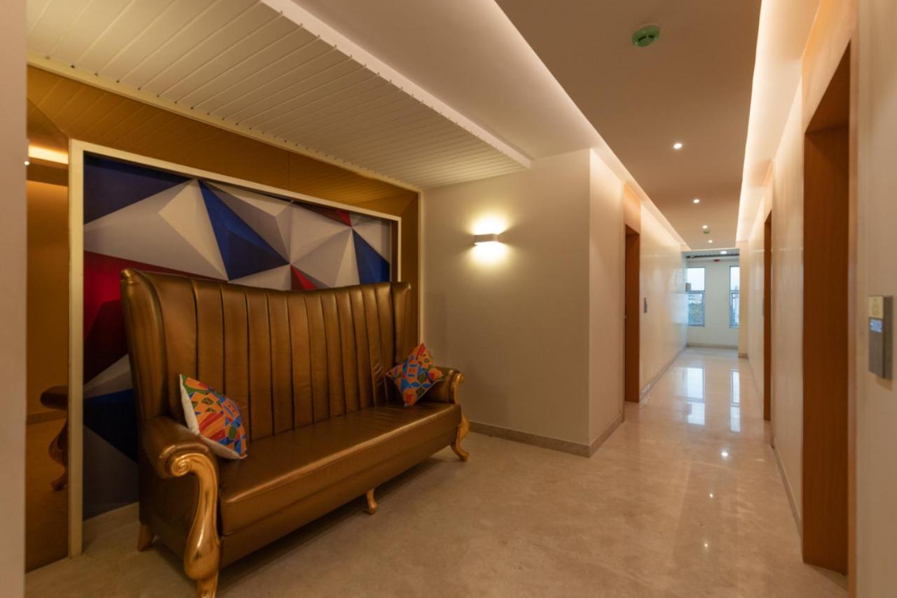 Kvr Capitol Suites Vijayawada Luaran gambar