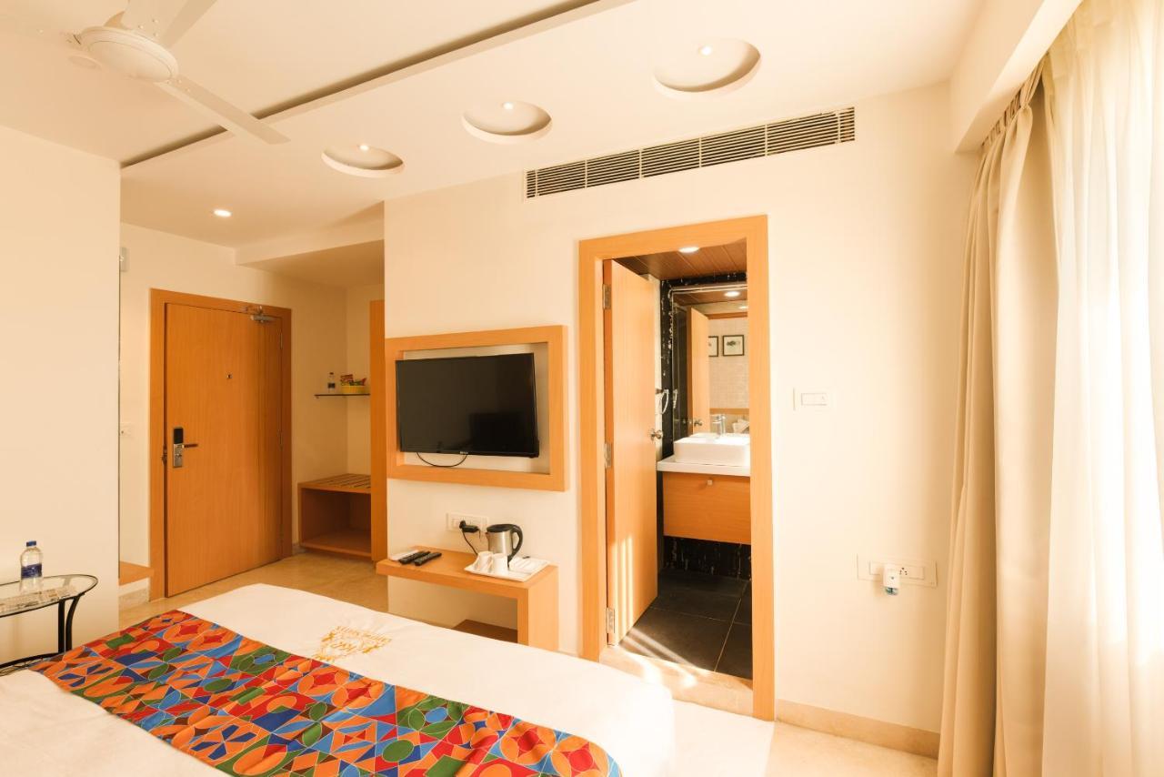 Kvr Capitol Suites Vijayawada Luaran gambar