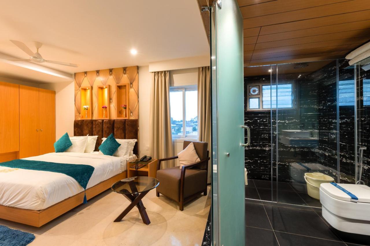 Kvr Capitol Suites Vijayawada Luaran gambar