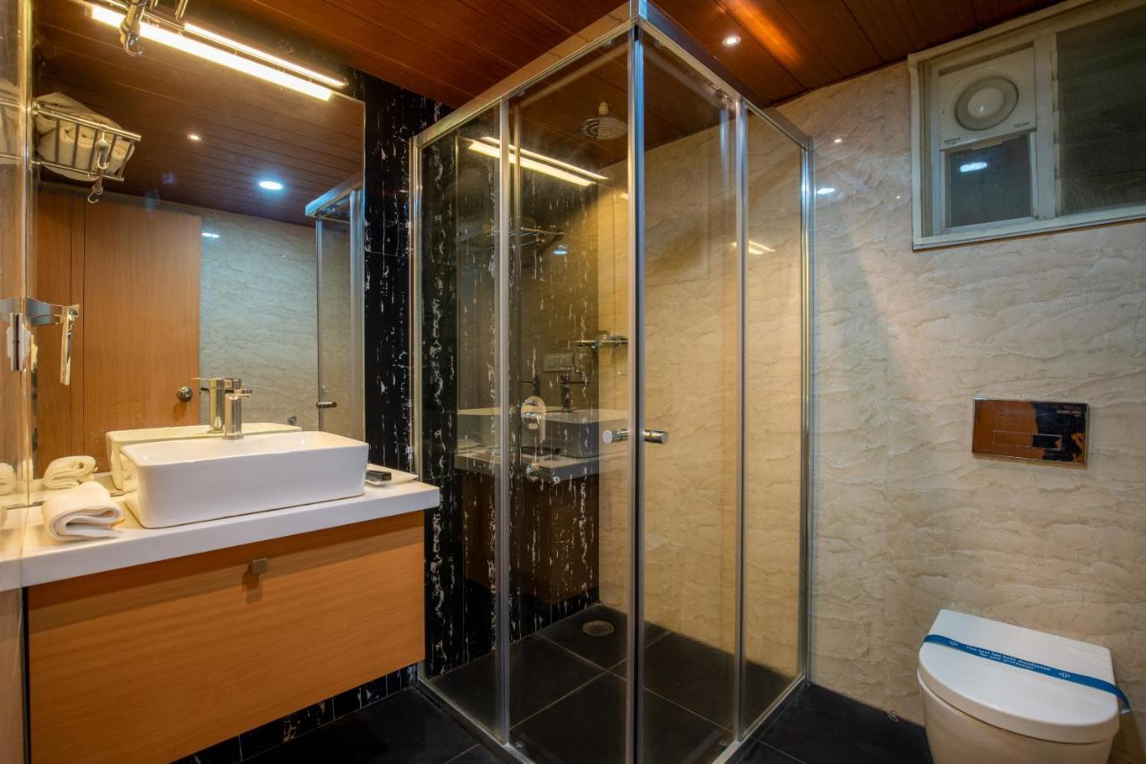 Kvr Capitol Suites Vijayawada Luaran gambar