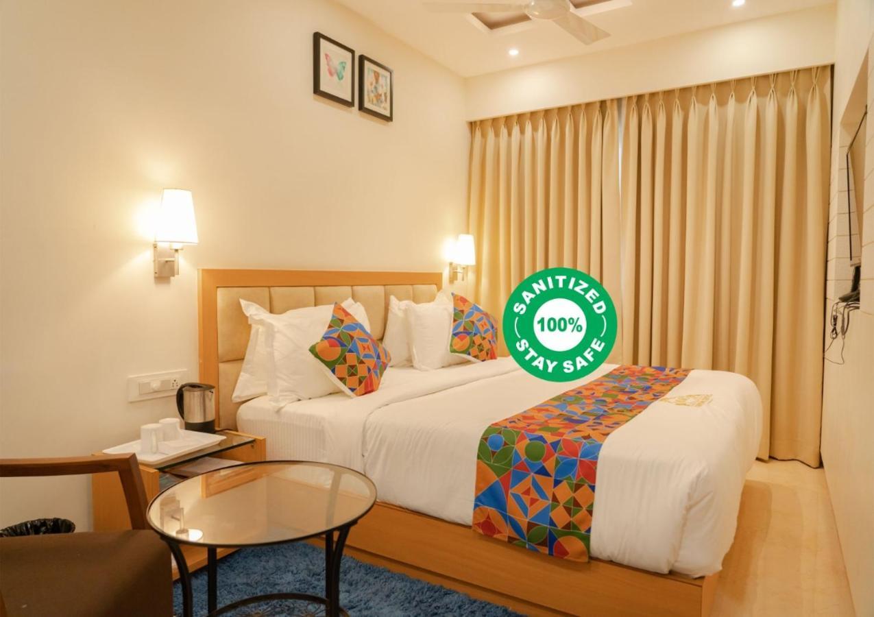 Kvr Capitol Suites Vijayawada Luaran gambar